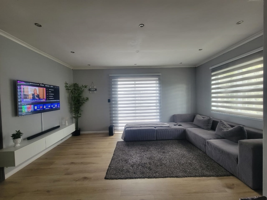 To Let 3 Bedroom Property for Rent in Des Hampden Western Cape